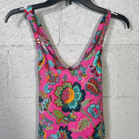 Jessica Simpson Women's Rosies Bushes One-Piece Swimsuit Medium - Picture 3 of 13